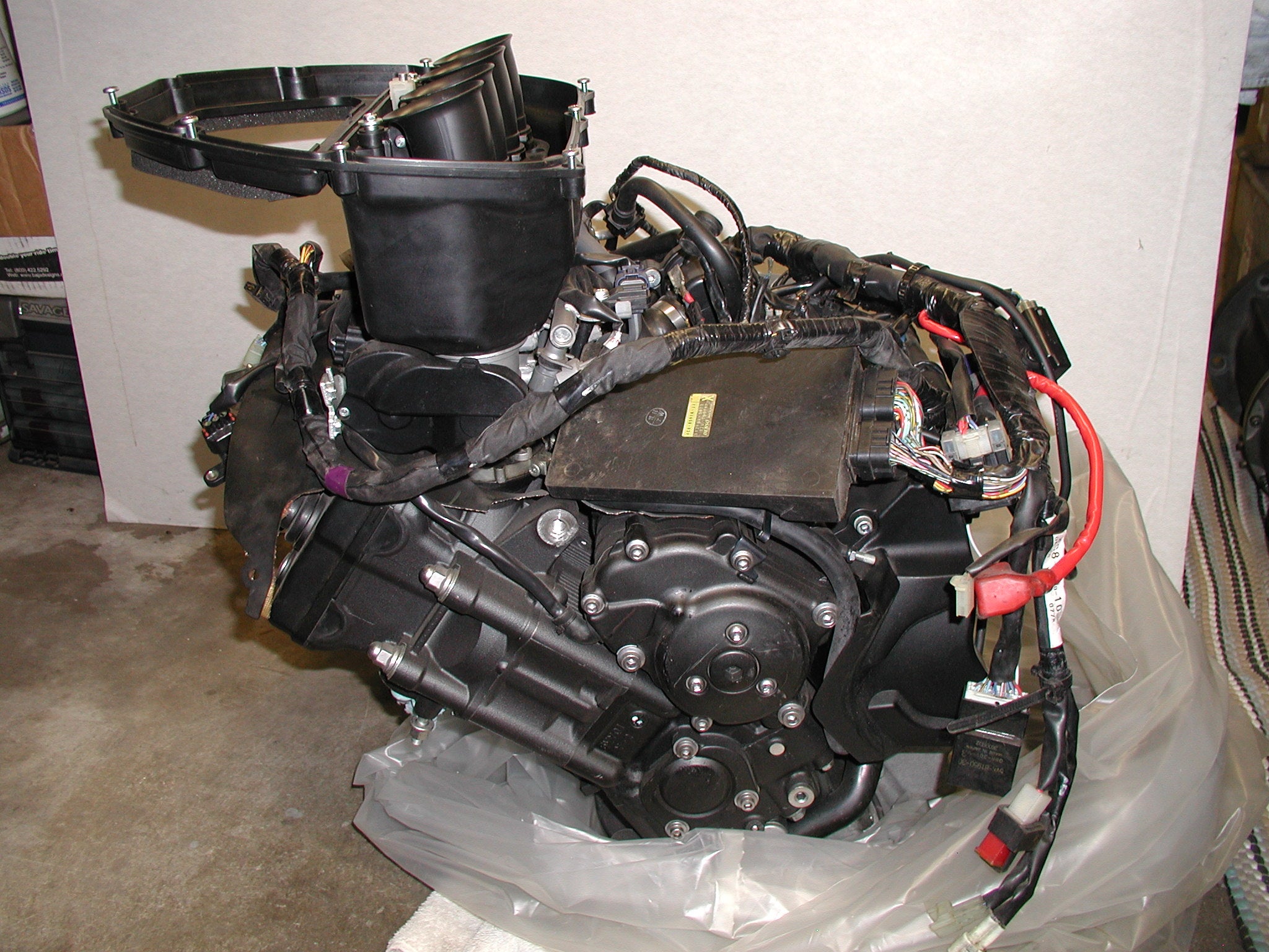 Двигатель yamaha r1. Двигатель Ямаха р1. Yamaha r1 2005 мотор. R/S двигателя Yamaha r1.